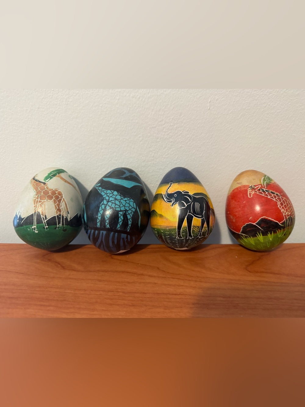 Vintage Hand Carved Kenyan Soapstone Egg Safari Elephant Giraffe Art Set 4